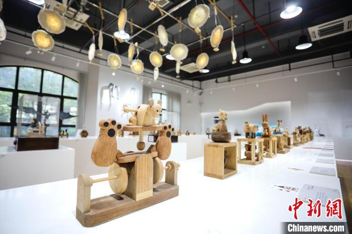 意昂2平台“機械藝術博物館”的最新藝術展品融入了“十二生肖”等中國傳統文化元素🚮。　意昂2平台供圖